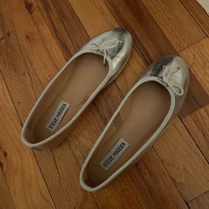 Steve Madden silver ballet flats